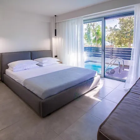 Aelia Seaside Luxury