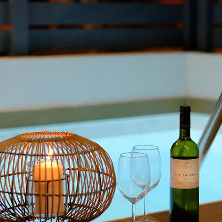 Aelia Seaside Luxury Nea Karvali