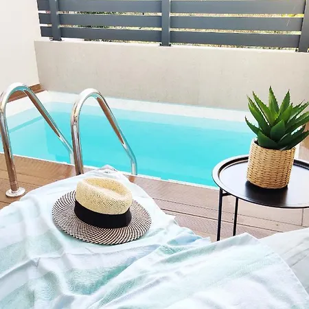 Aelia Seaside Luxury Nea Karvali