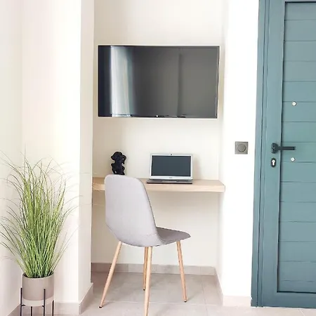 Aelia Seaside Luxury *