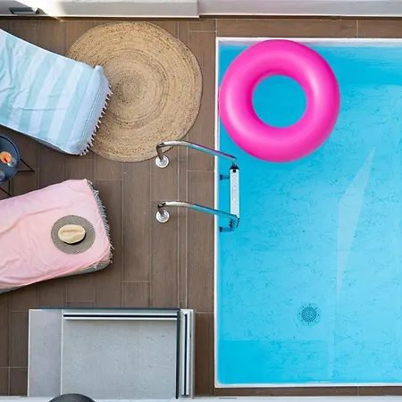 Aelia Seaside Luxury Hotel *