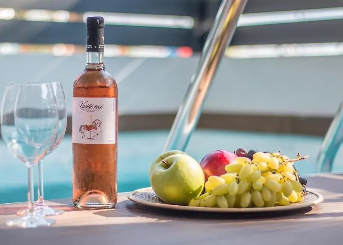 Aelia Seaside Luxury Hotel