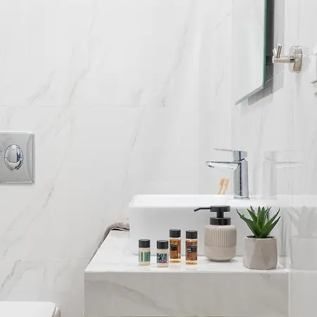 Aelia Seaside Luxury فندق