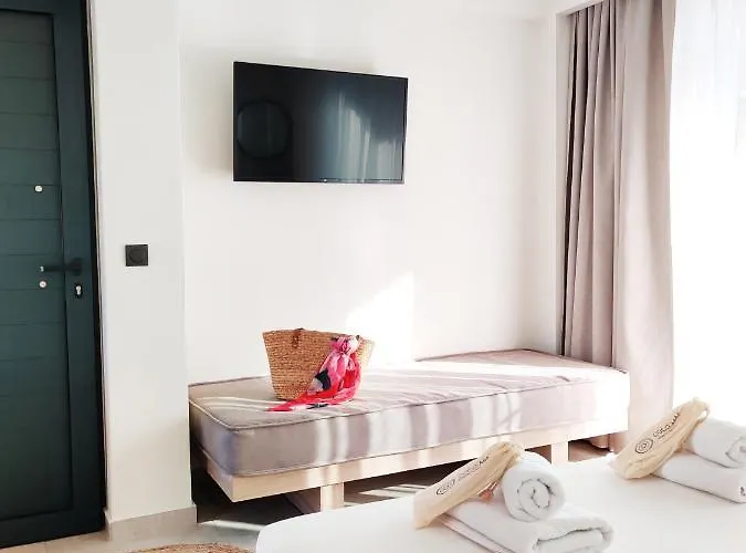 Ξενοδοχείο Aelia Seaside Luxury *